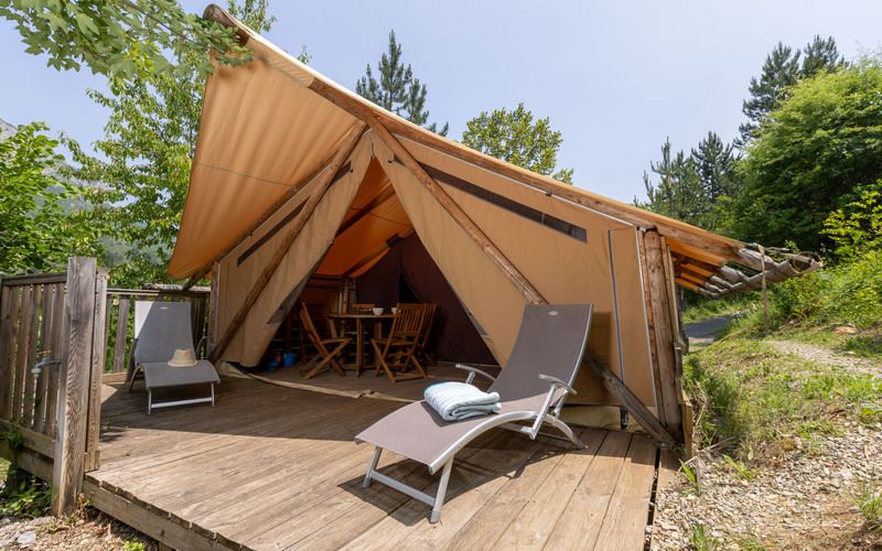 Camping Orpierre Ciela Village Les Princes d'Orange camping Hautes Alpes 3 étoiles hébergement insolite