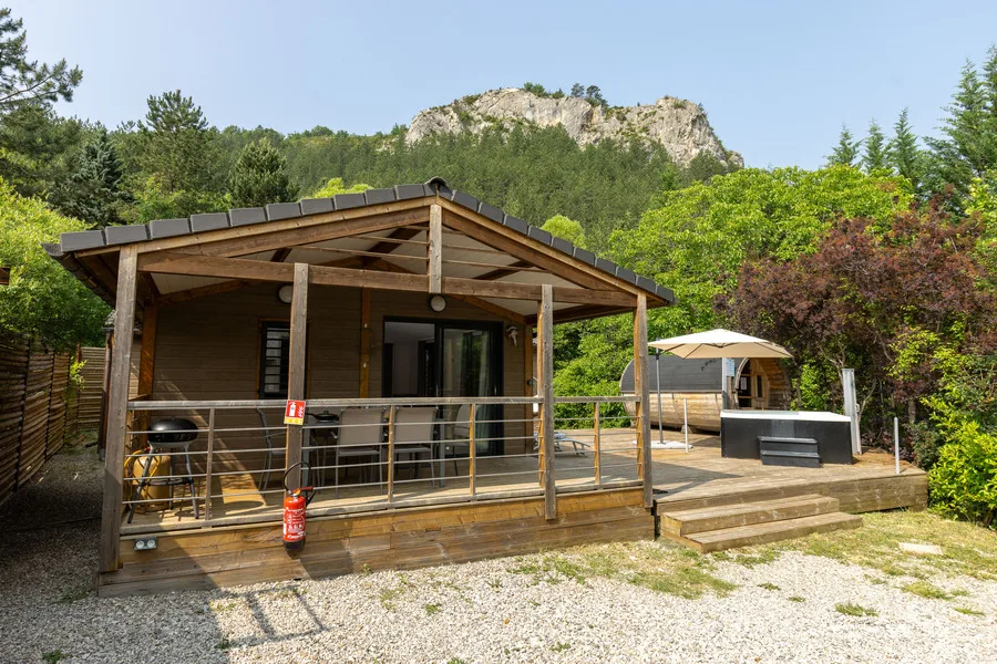 Mobil-home avec terrasse au camping Les Princes d’Orange à Orpierre