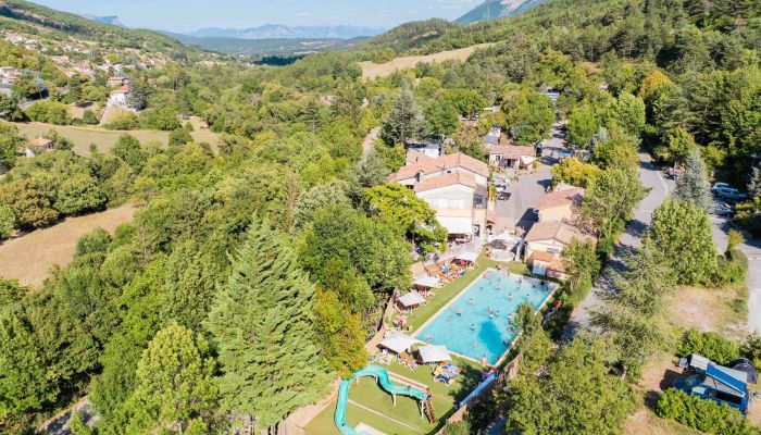 Camping Orpierre Ciela Village Les Princes d'Orange camping Hautes Alpes 3 étoiles piscine