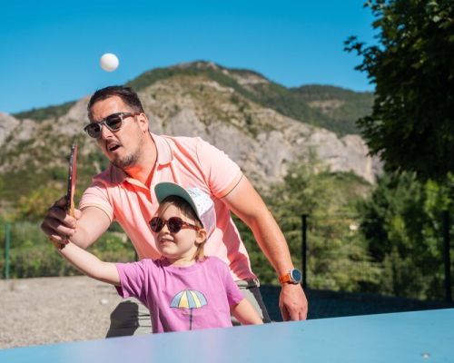 Camping Orpierre Ciela Village Les Princes d'Orange camping Hautes Alpes 3 étoiles ping pong