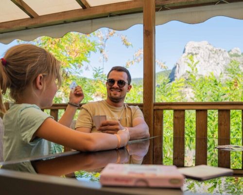 Camping Orpierre Ciela Village Les Princes d'Orange camping Hautes Alpes 3 étoiles hébergement